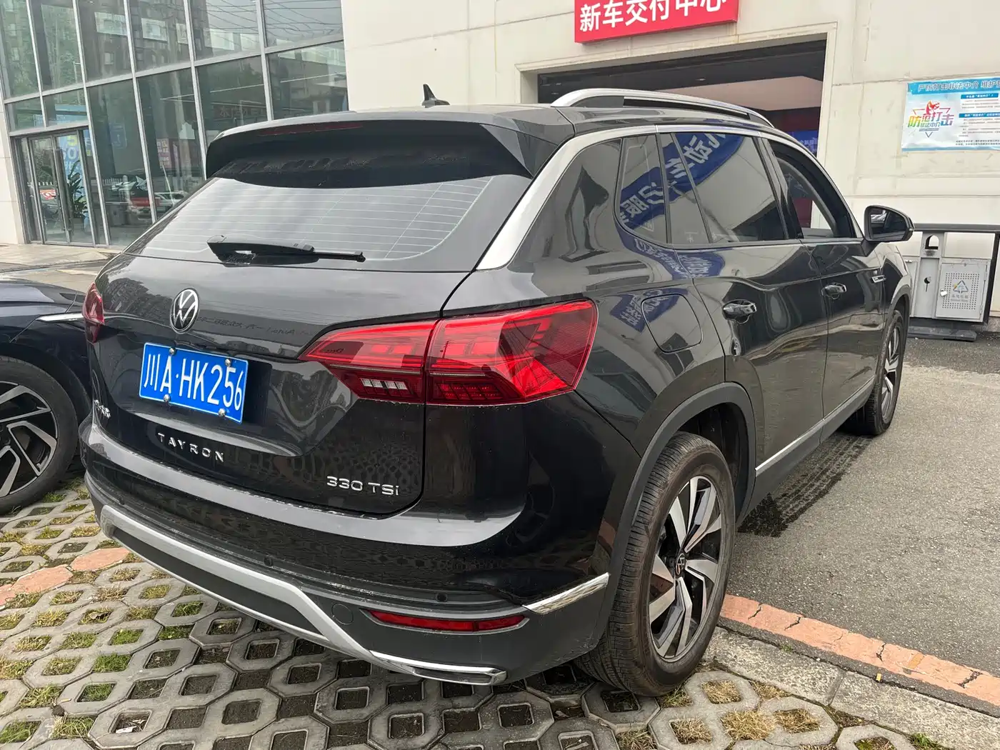 Volkswagen Tayron 2022 330TSI 2WD Luxury Smart Connect Edition фото 8