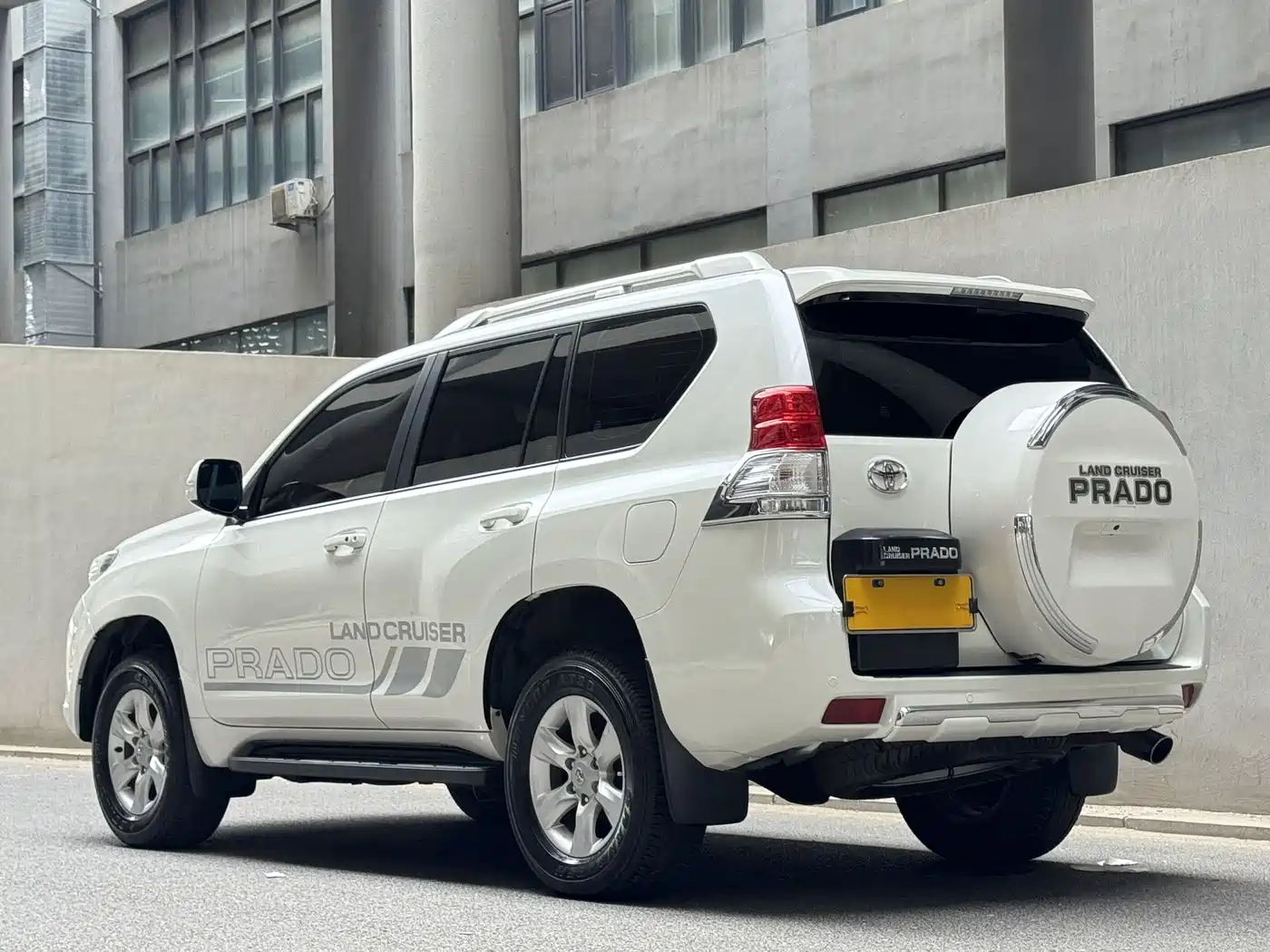Toyota Prado (Import) фото 4