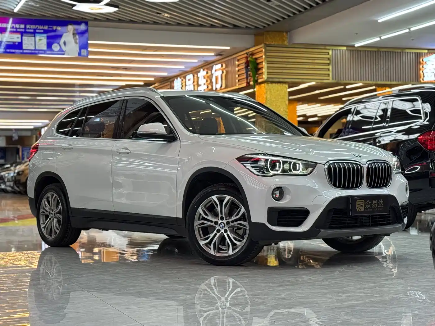 BMW X1 2019 sDrive20Li Leading Model фото 5