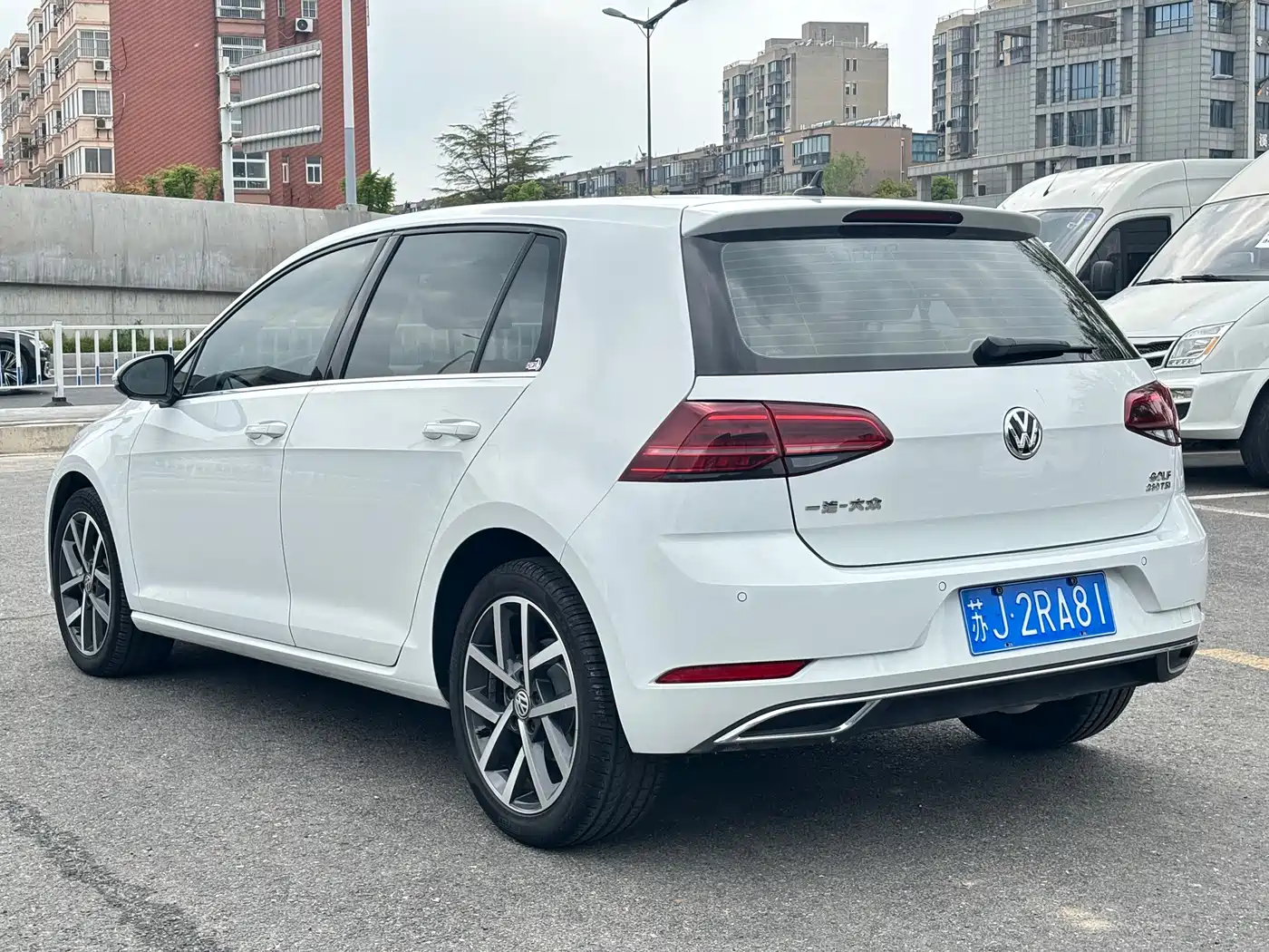 Volkswagen Golf 2020 Beloved Edition 280TSI DSG Luxury фото 3