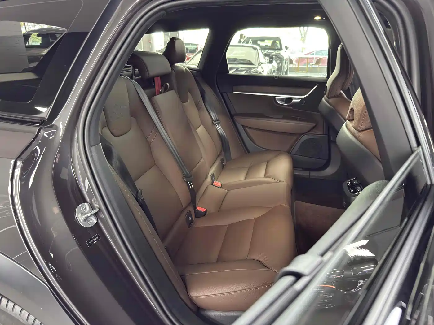 VOLVO V90