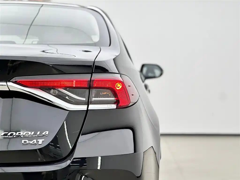 Toyota Corolla 2021 1.2T S-CVT Luxury Edition фото 15