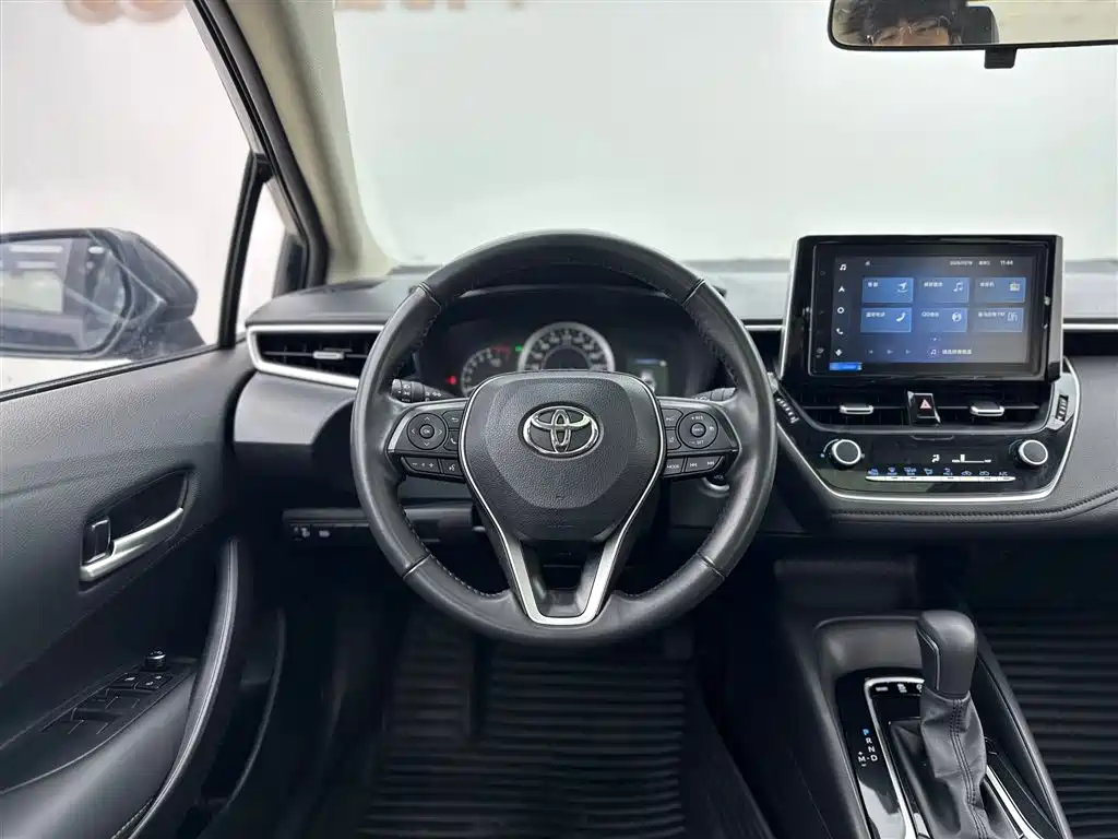 Toyota Corolla 2021 1.2T S-CVT Luxury Edition фото 9