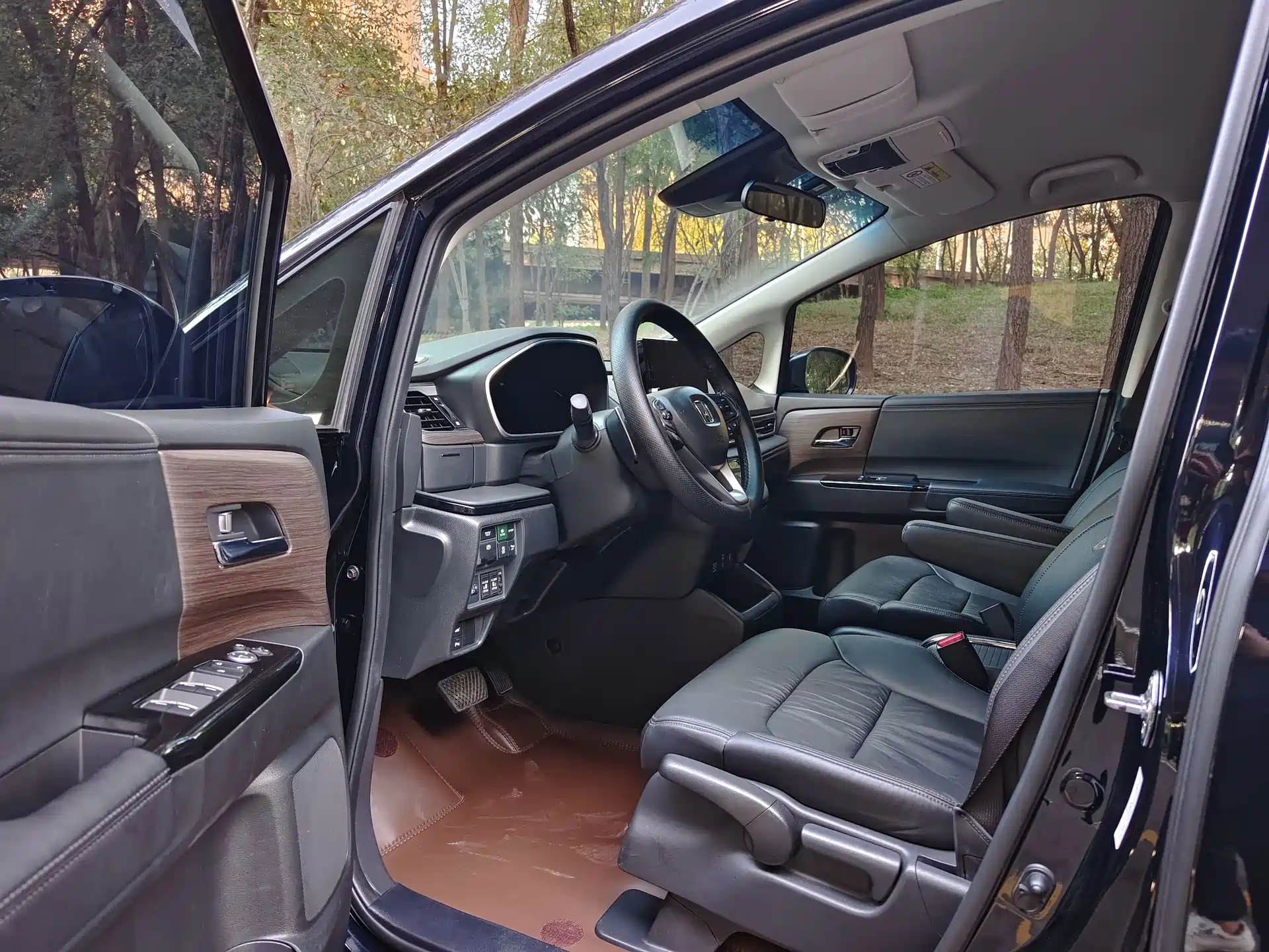 Photo 9 - Honda Odyssey