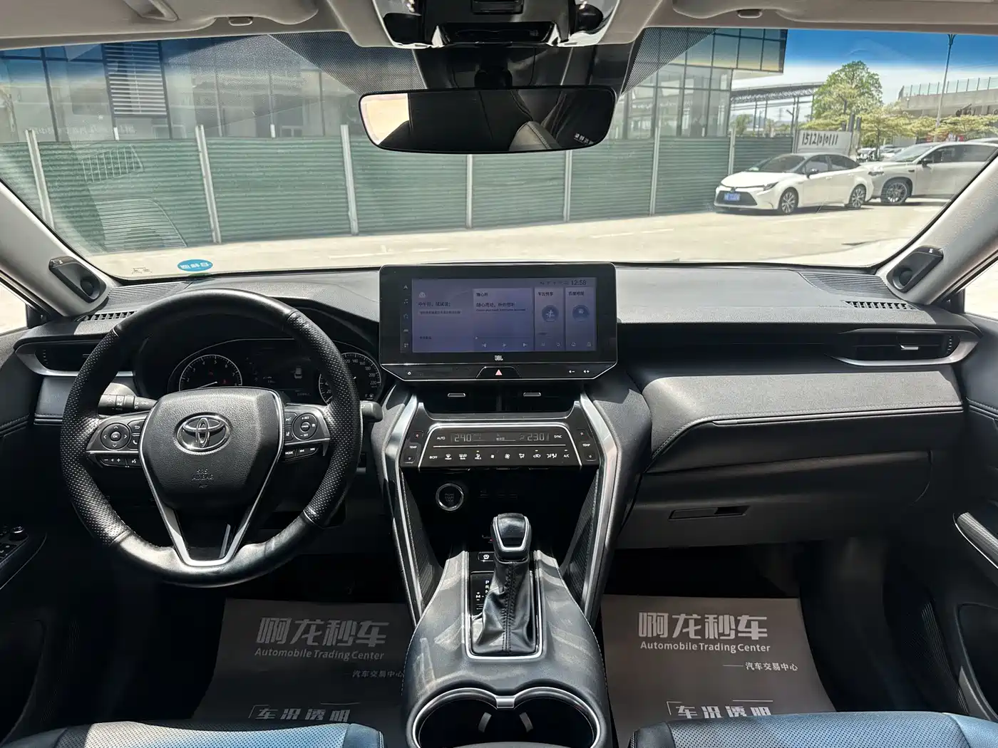 Toyota Venza 2022 2.0L CVT 2WD Premium фото 10