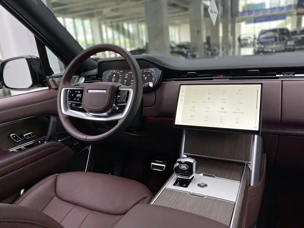 Photo 36 - Land Rover Range Rover