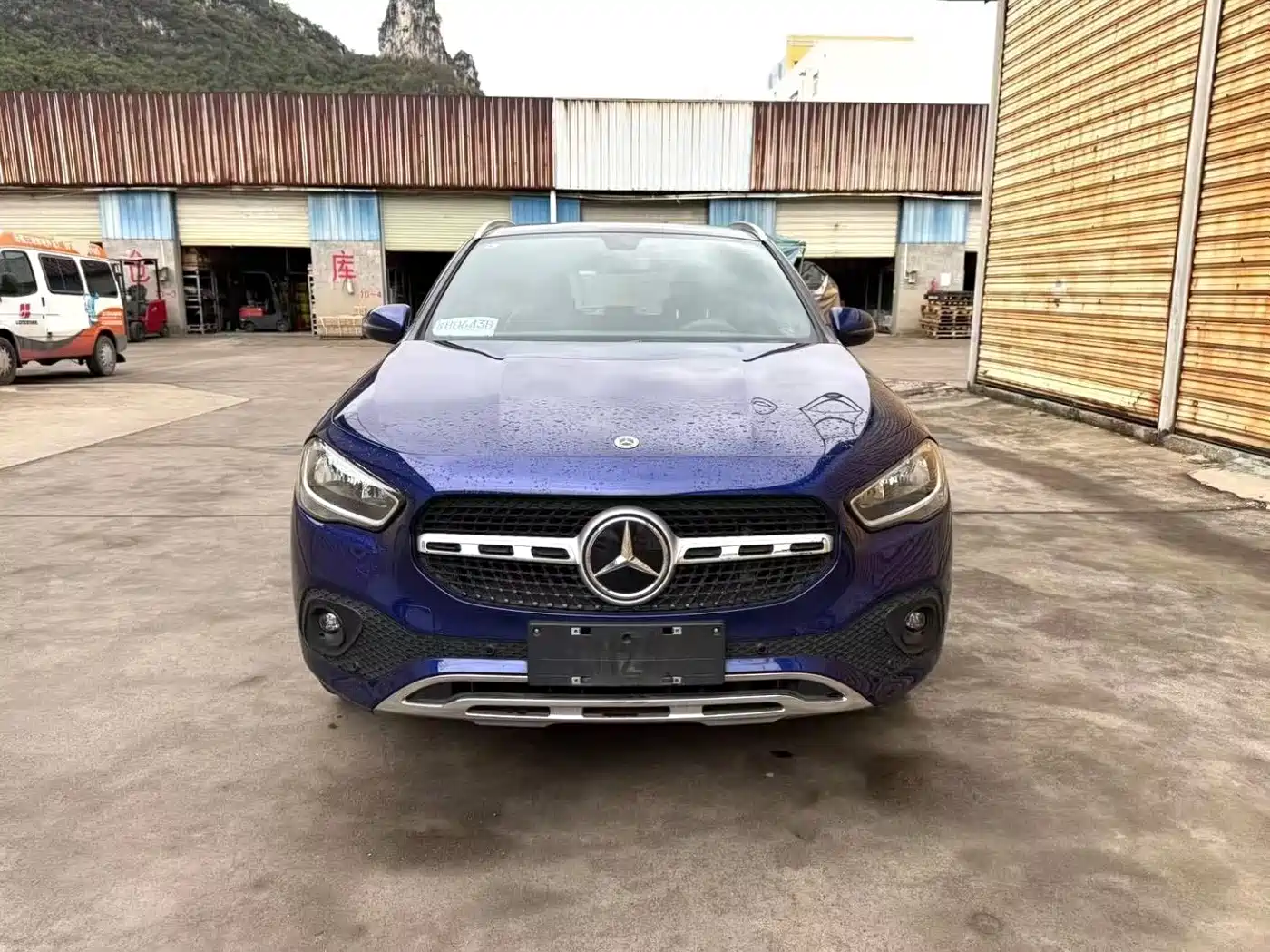 MERCEDES-BENZ GLA