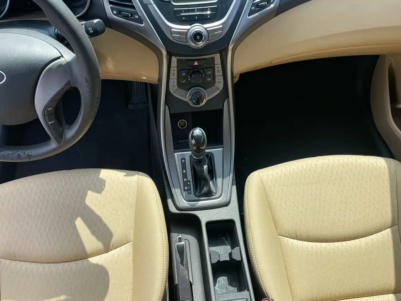 Hyundai Langdong 2012 1.6L Automatic Fashion фото 21