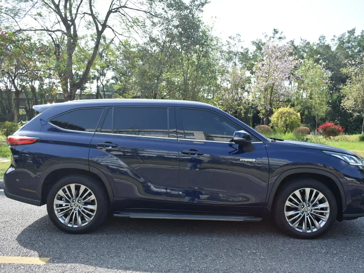 TOYOTA HIGHLANDER
