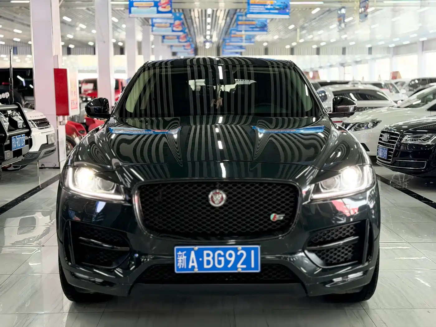 Jaguar F-PACE 2018 3.0 SC 4WD R-Sport Edition фото 2