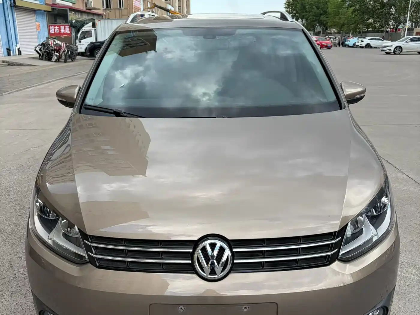 Volkswagen Touran 2015 1.4T DSG Comfort Edition 5-seater фото 2