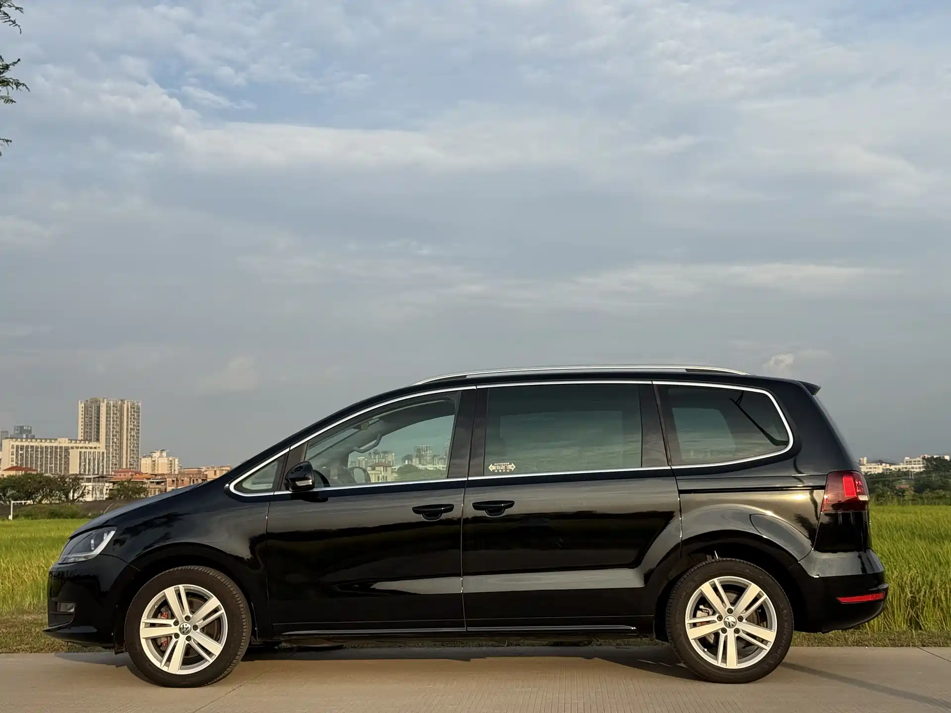 Фото 4 - Volkswagen Sharan