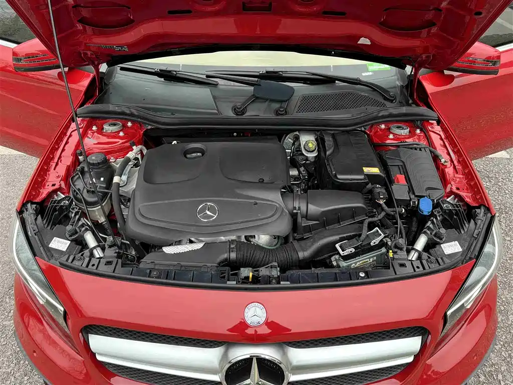 Mercedes-Benz GLA 2016 GLA 200 Dynamic фото 27
