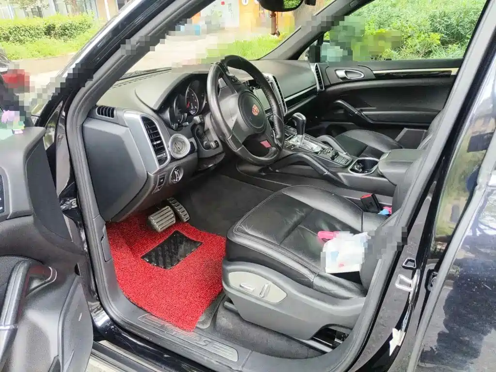 Photo 8 - Porsche Cayenne