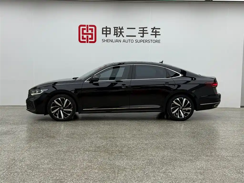 Volkswagen Passat 2022 330TSI Starlight Elite Edition фото 5