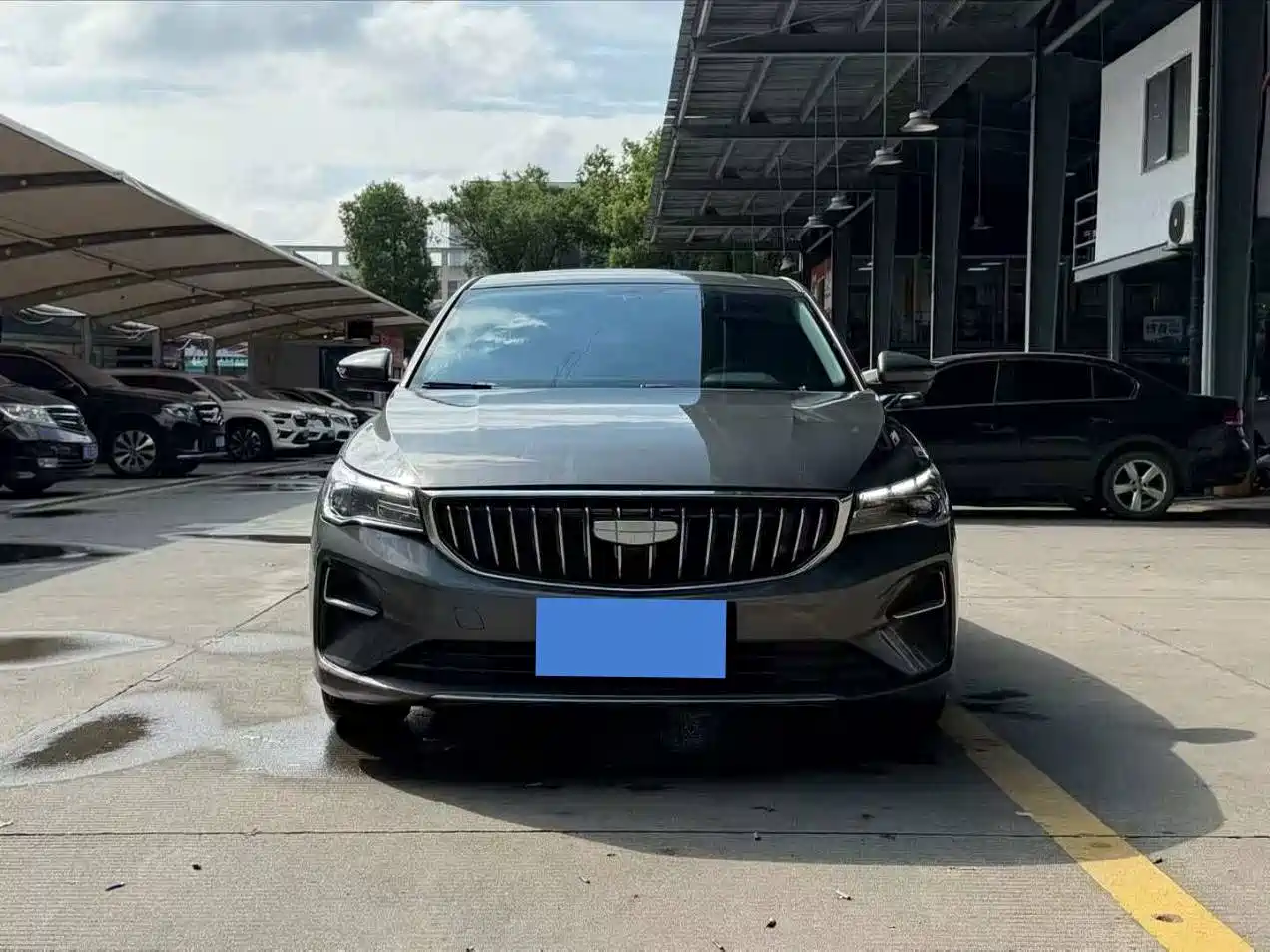Photo 2 - Geely Emgrand