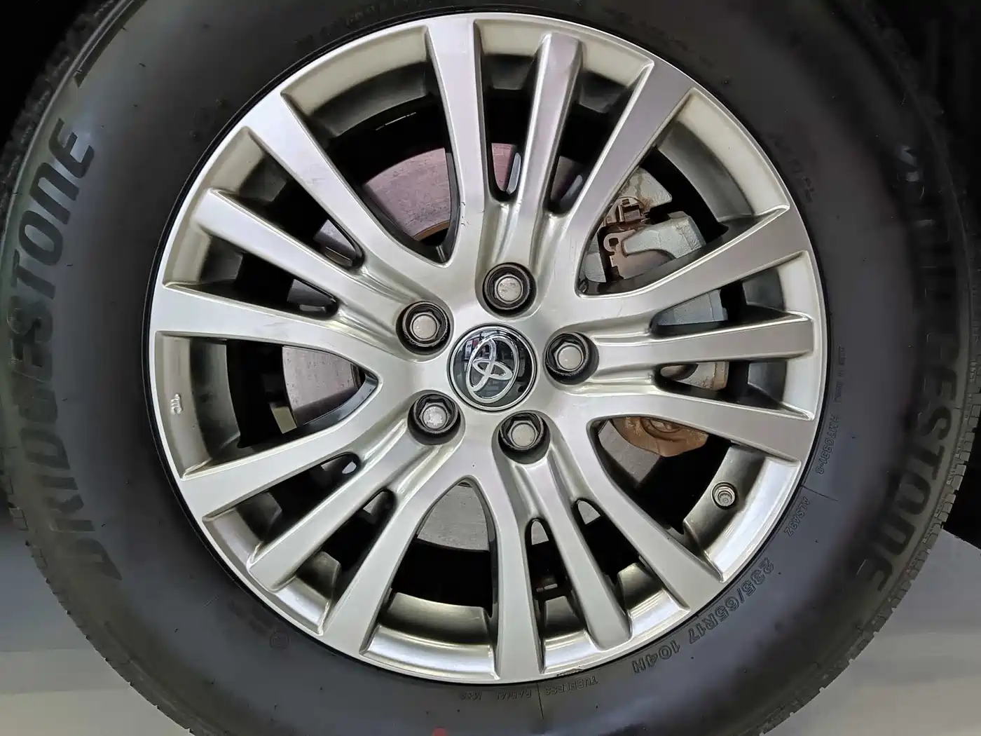 Toyota Sienna 2023 2.5L Hybrid Premium Edition фото 23