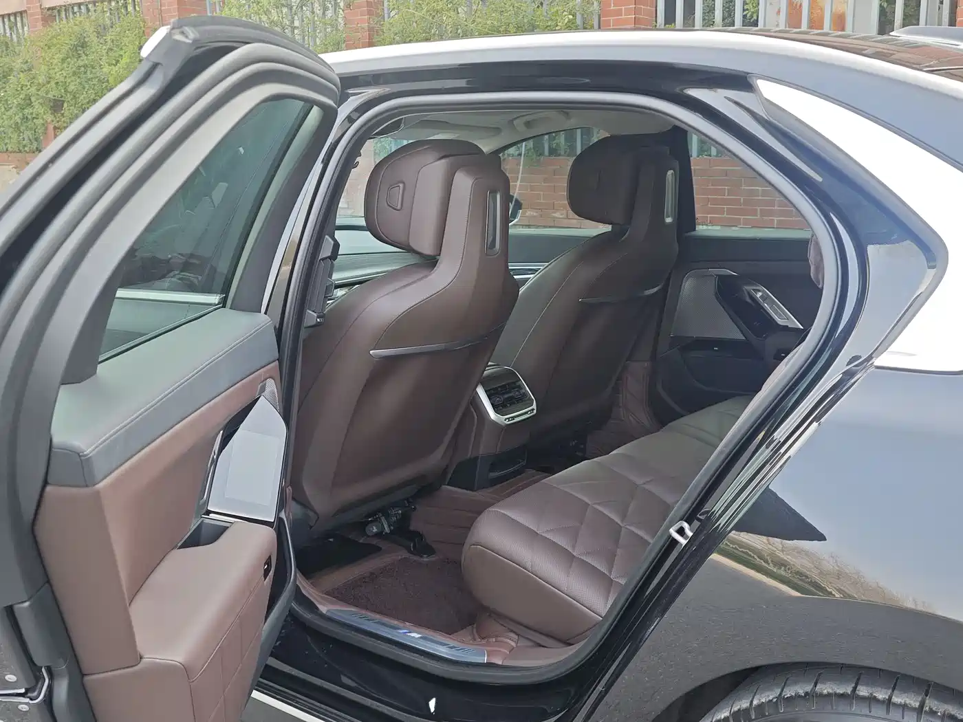 BMW 7 Series 2023 Model 735Li M Sport Package фото 5