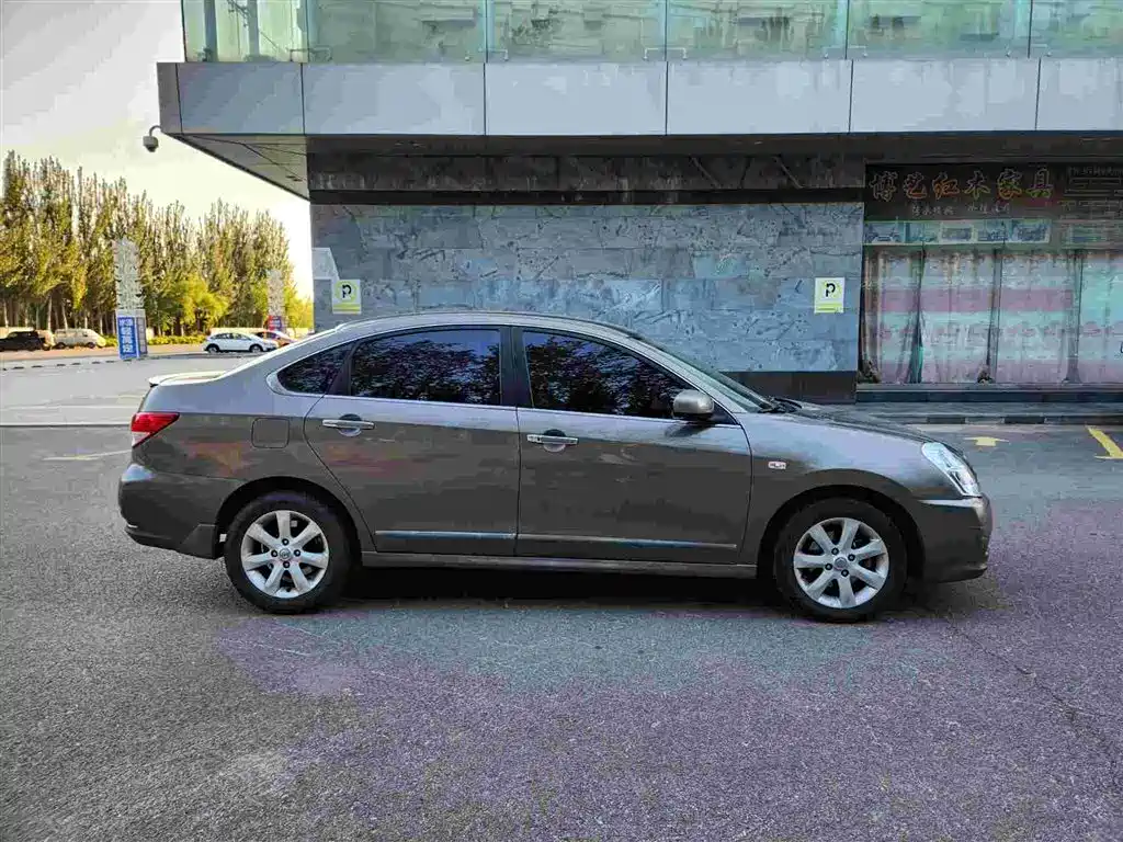 Nissan Sylphy 2010 2009 1.6XL Manual Luxury Sunroof Edition