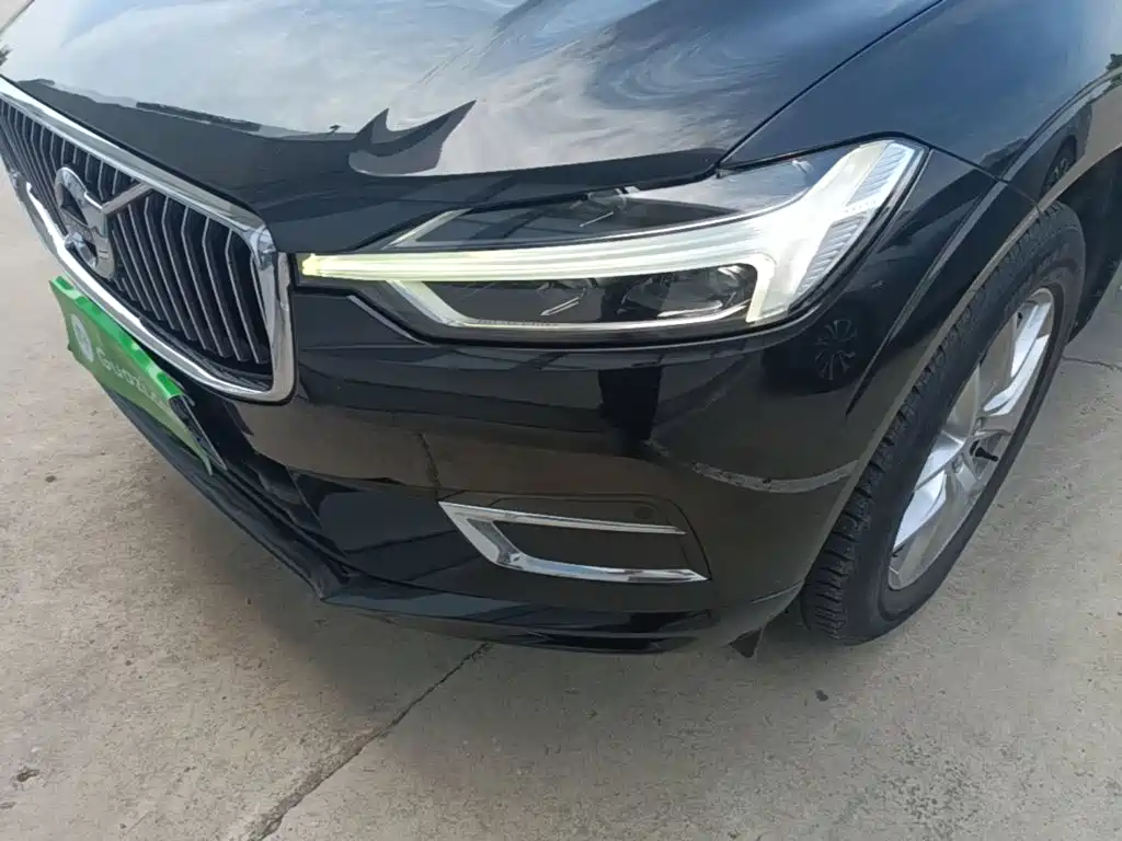 Фото 24 - Volvo XC60
