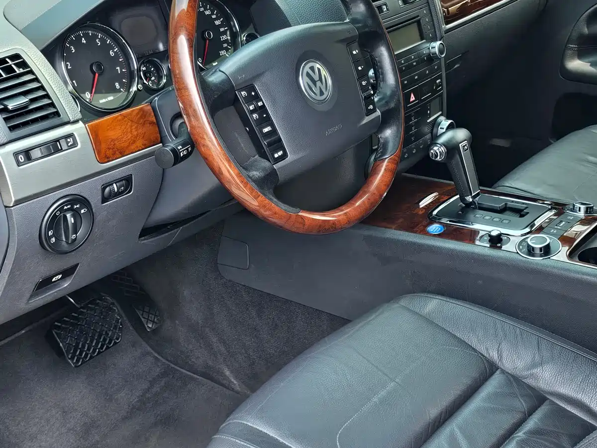 Volkswagen Touareg 2007 3.6L Luxury фото 4