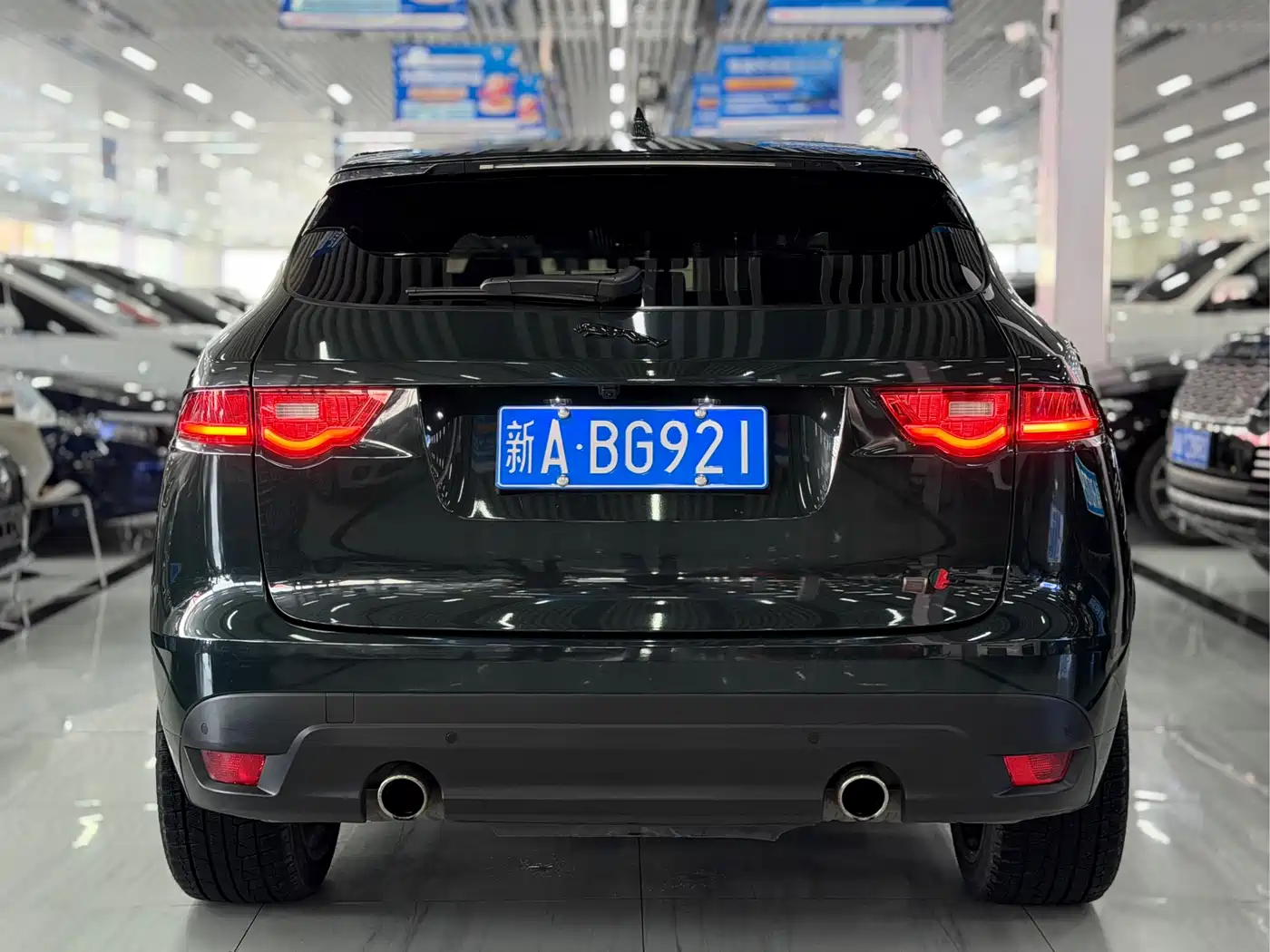 Jaguar F-PACE 2018 3.0 SC 4WD R-Sport Edition фото 8