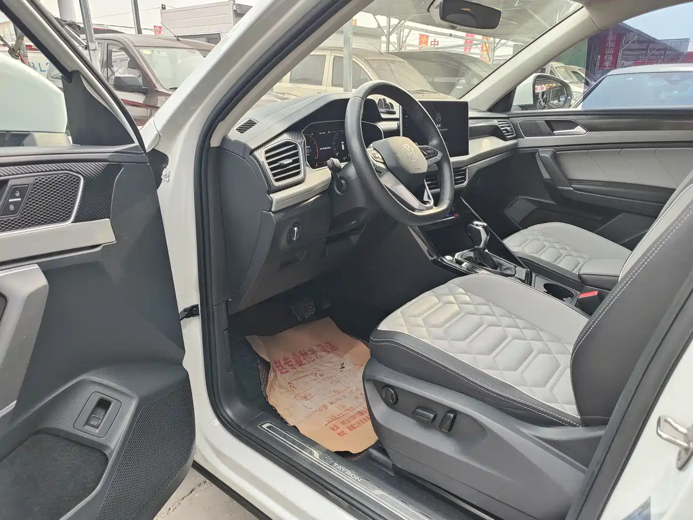 Volkswagen Tayron 2023 330TSI 2WD Luxury Plus Advanced Edition фото 5