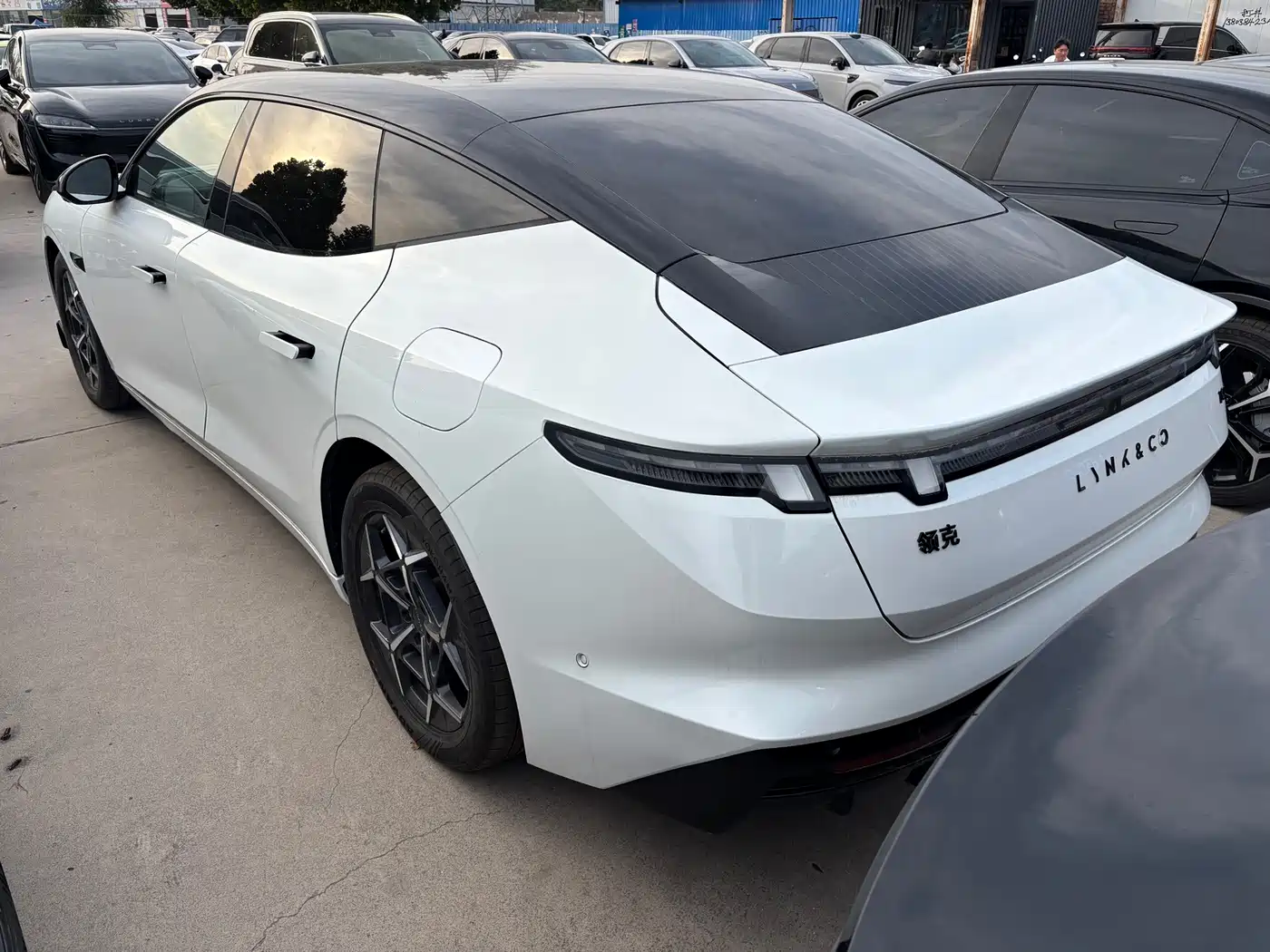 Lynk & Co 10 EM-P 2026 2025 Facelift 120 AWD Ultra