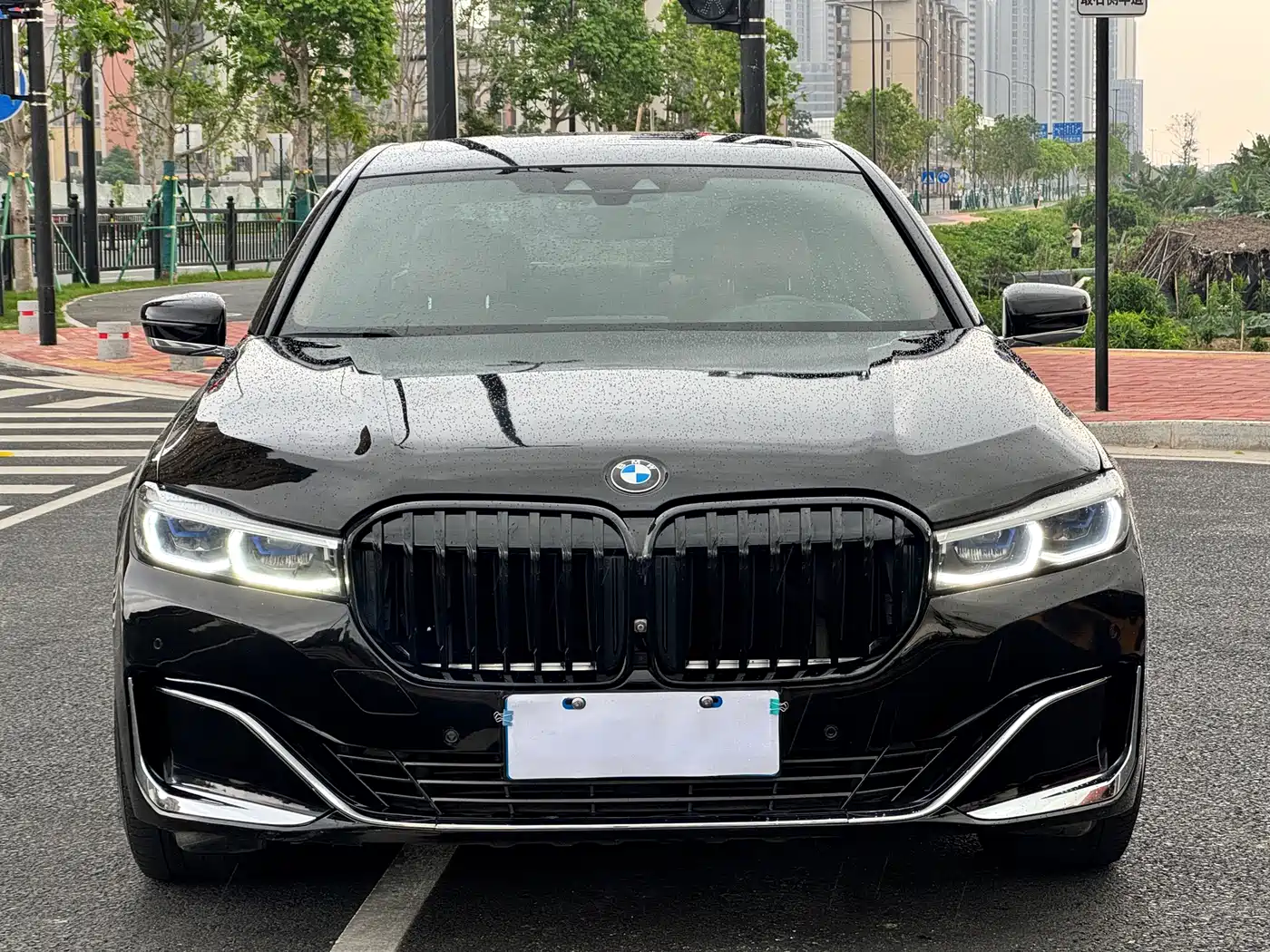 BMW 7 Series 2018 740Li xDrive Premium Type M Sport Package фото 2