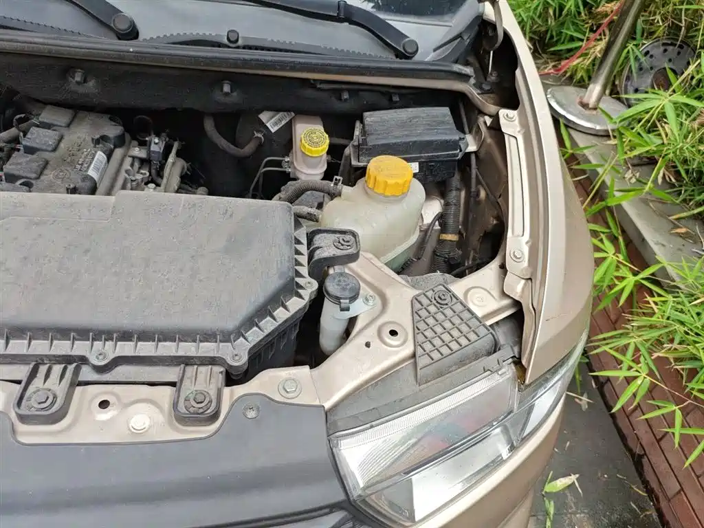 Wuling Motors Wuling Hongguang V 2023 2022 1.5L Dynamic Luxury Edition Hydraulic Power Steering LAR