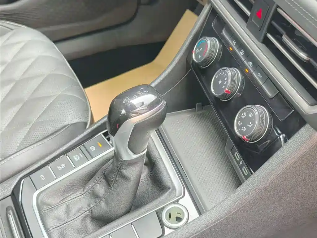 Volkswagen Sagitar 2023 280TSI DSG Beyond Lite фото 8