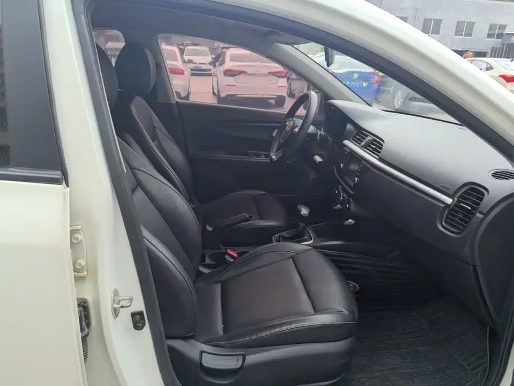 Kia K2 2017 2017 Sedan 1.4L AT GLS