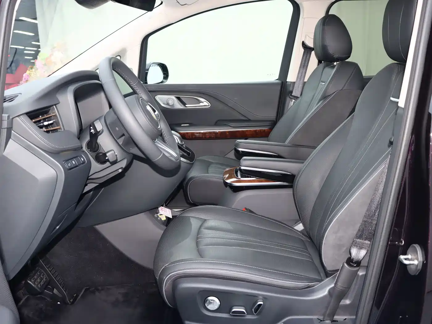 Hongqi HQ9 PHEV 2024 2024 Model 2.0T AWD Luxury Edition