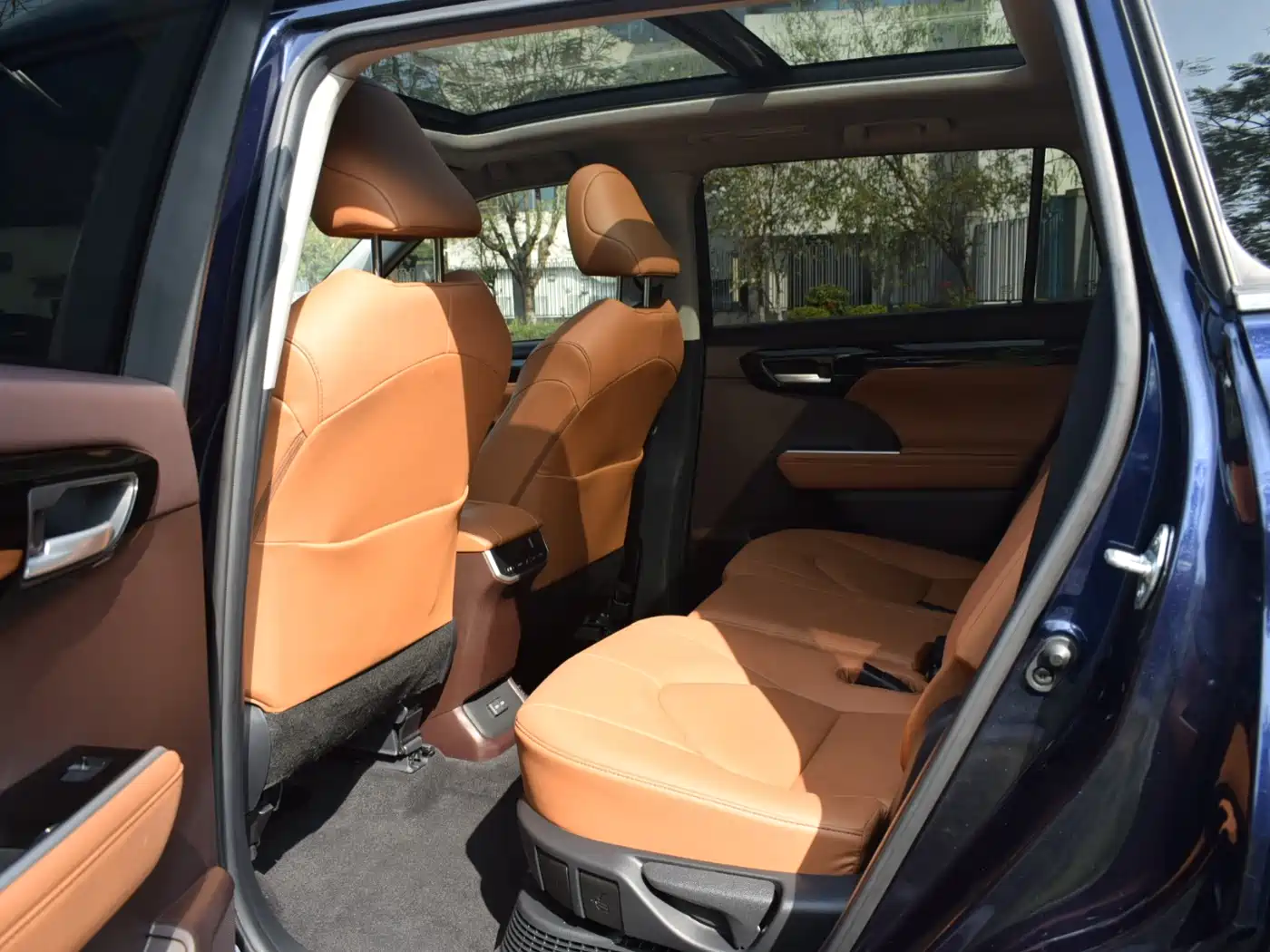 TOYOTA HIGHLANDER