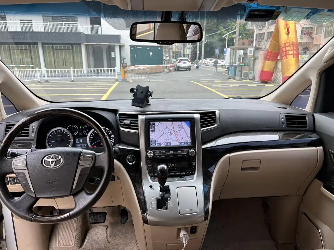 Toyota Alphard 2012 3.5L Luxury Edition фото 9