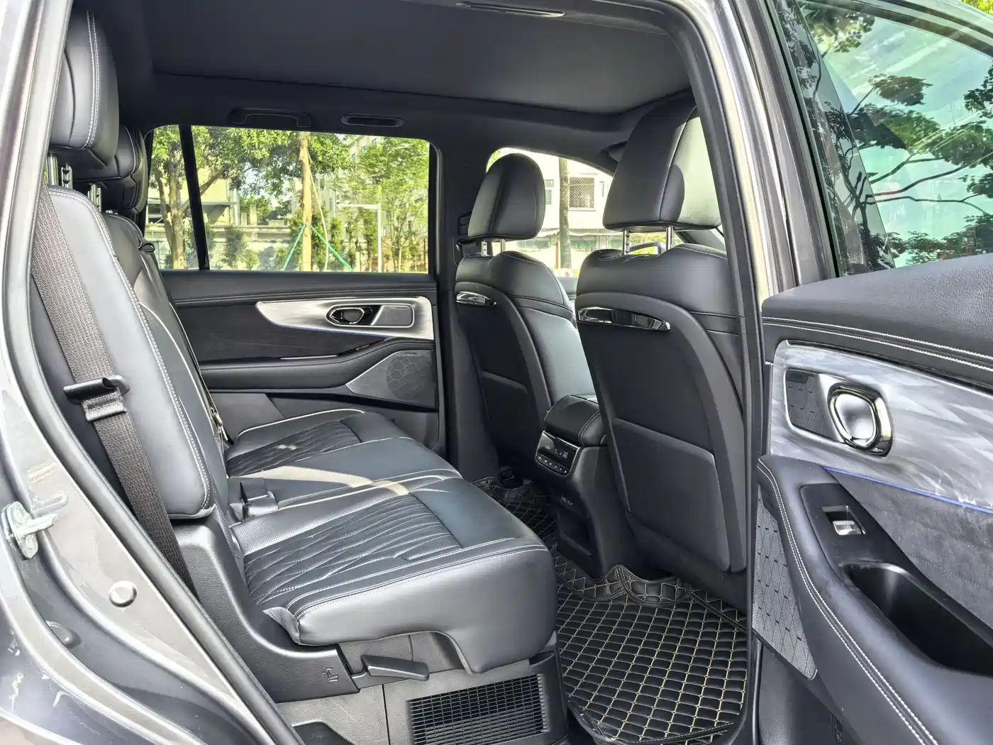 GAC Trumpchi Trumpchi GS8 2022 Hybrid Series 2.0TM 4WD Premium Edition (7-Seater) фото 12