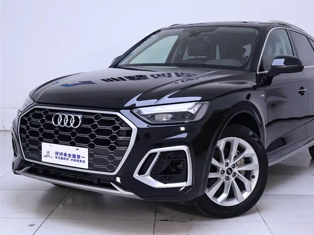 Audi Q5L 2022 40T Luxury Dynamic фото 3