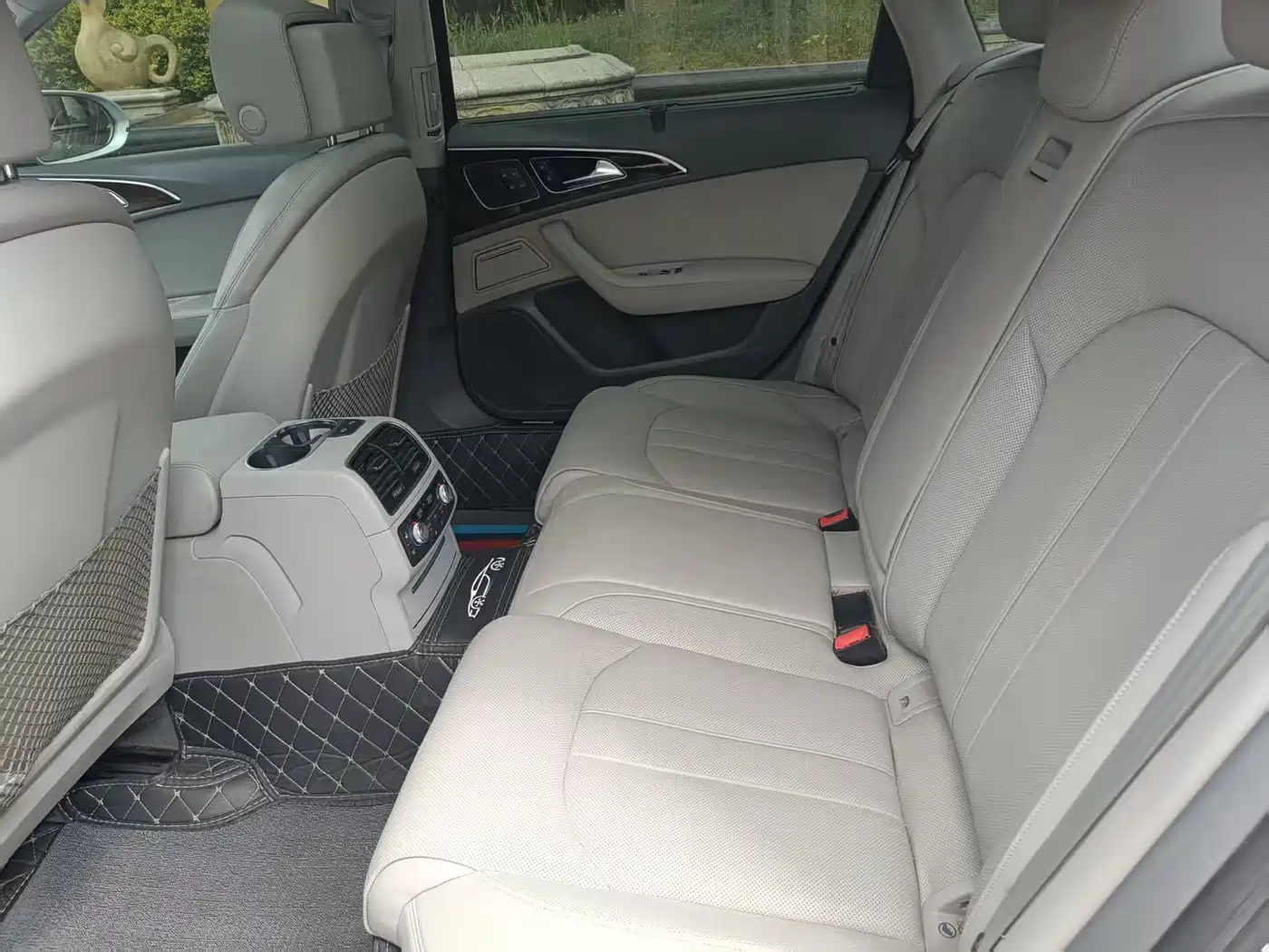 Audi A6L 2012 35 FSI Luxury фото 6