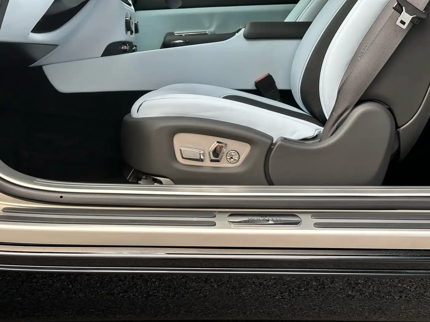 Rolls-Royce Wraith 2021 2018 6.6T Black Badge