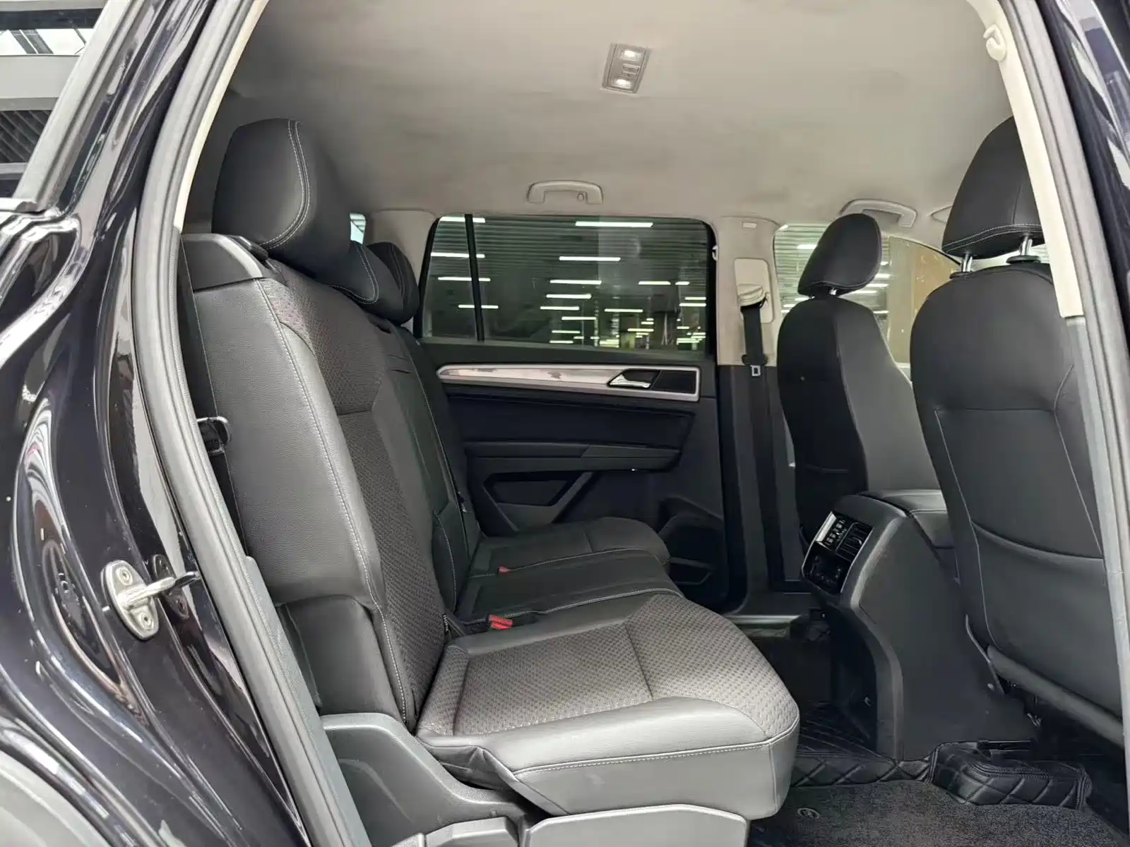 Фото 20 - Volkswagen Teramont