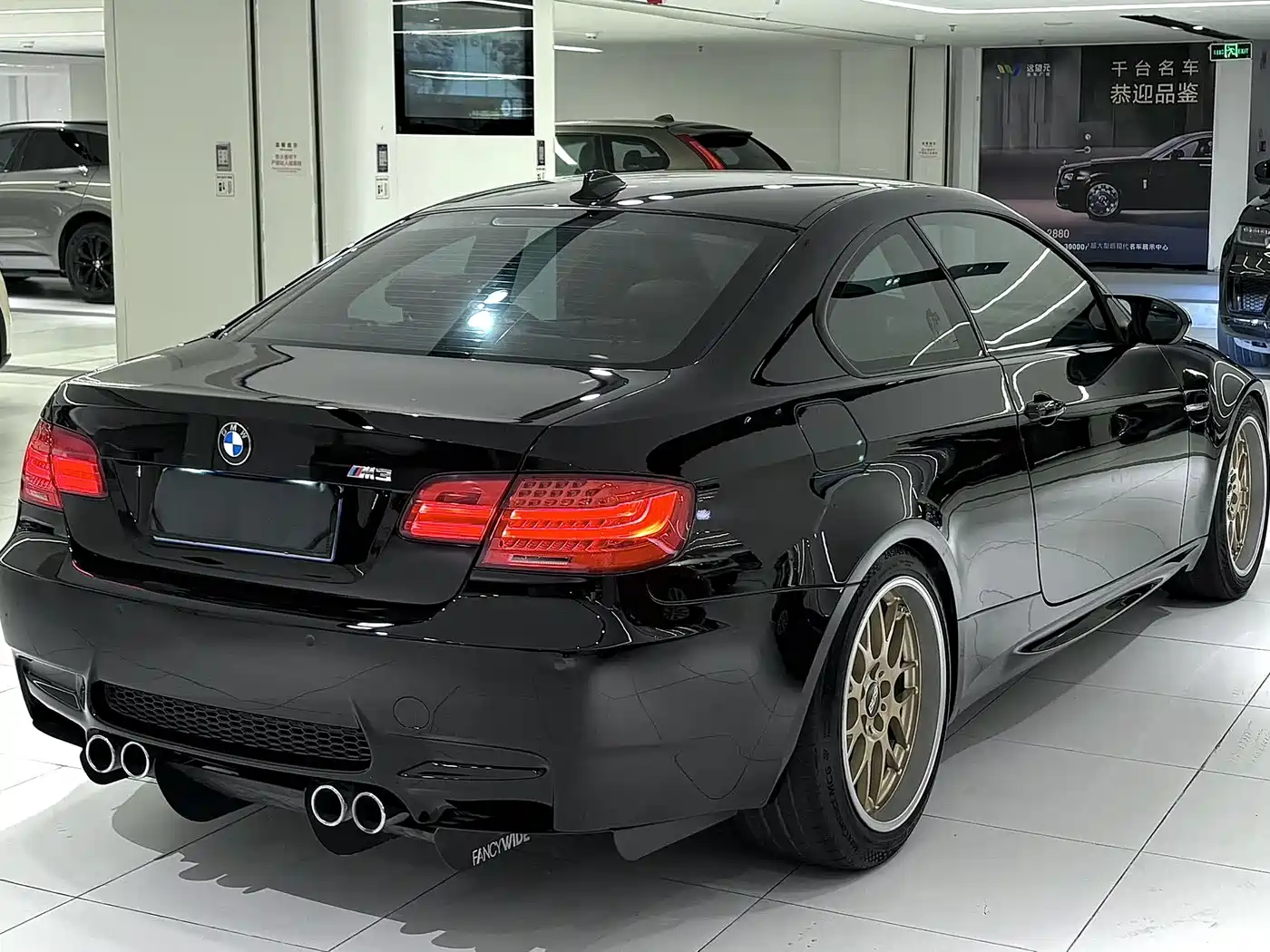BMW M3 2011 M3 Coupe Carbon Fiber Roof Edition фото 7