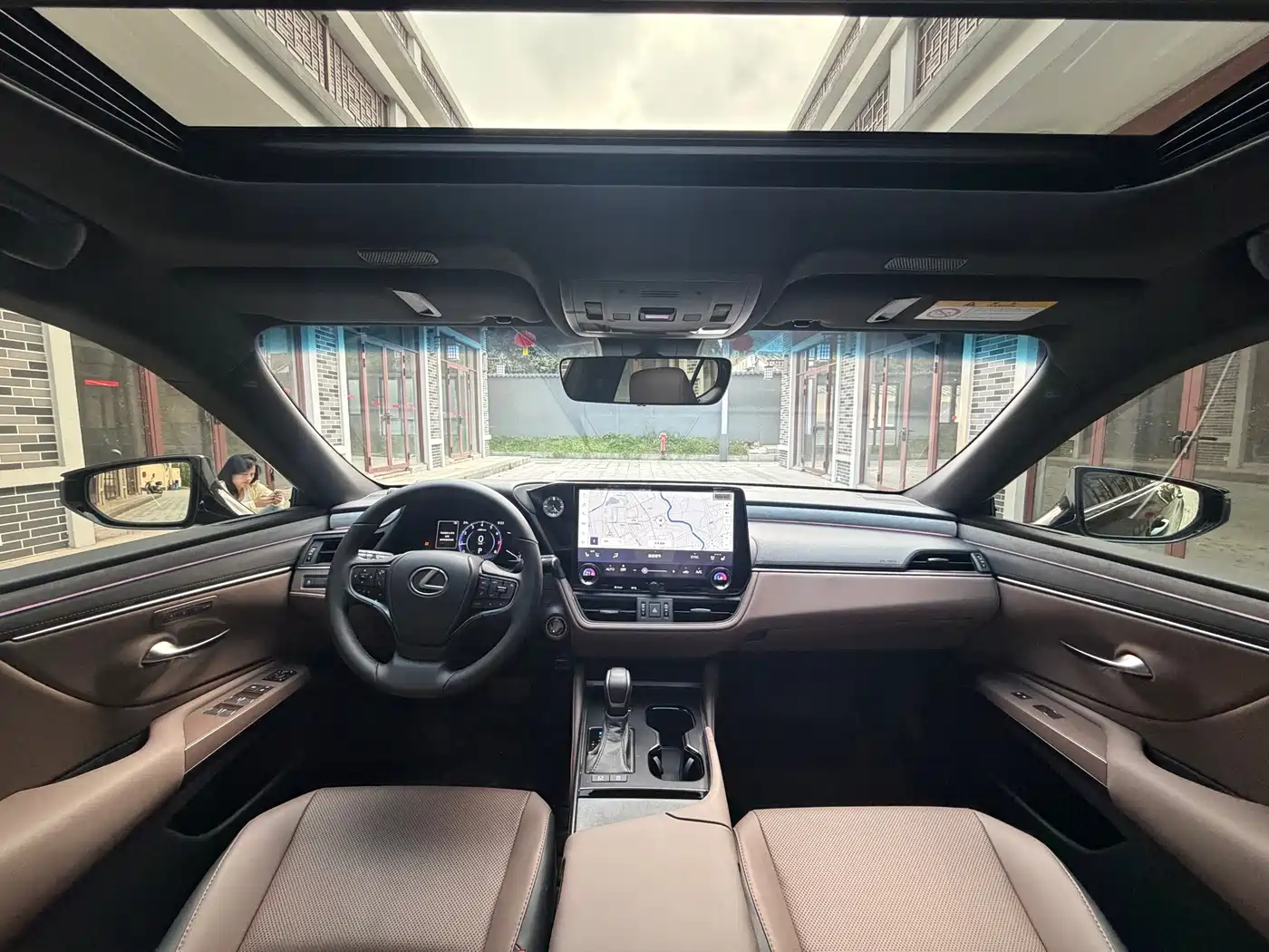 Lexus ES 2025 200 Ultimate Edition фото 12