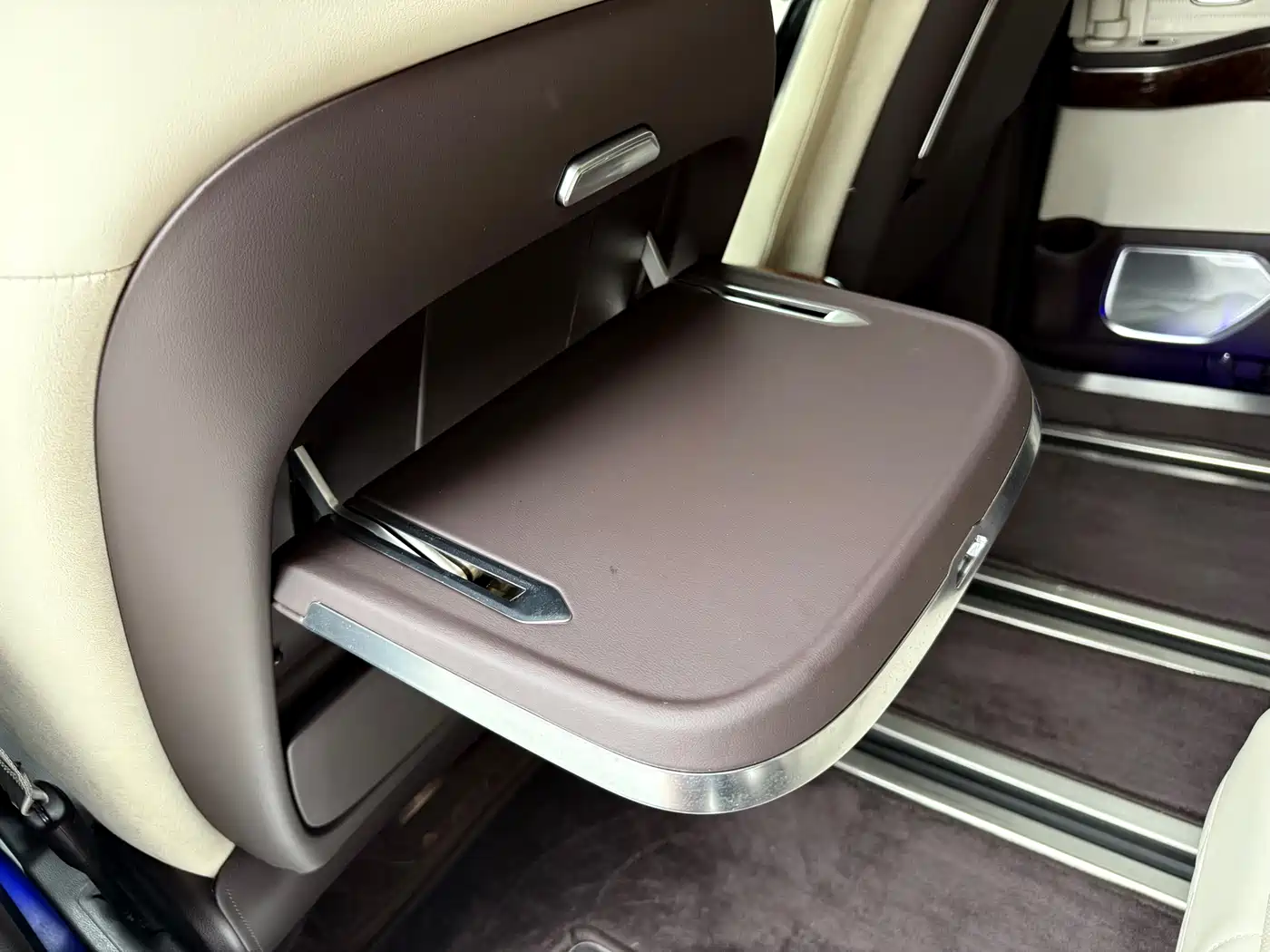 Hongqi HQ9 2023 2.0T Smart Connect Flagship фото 11