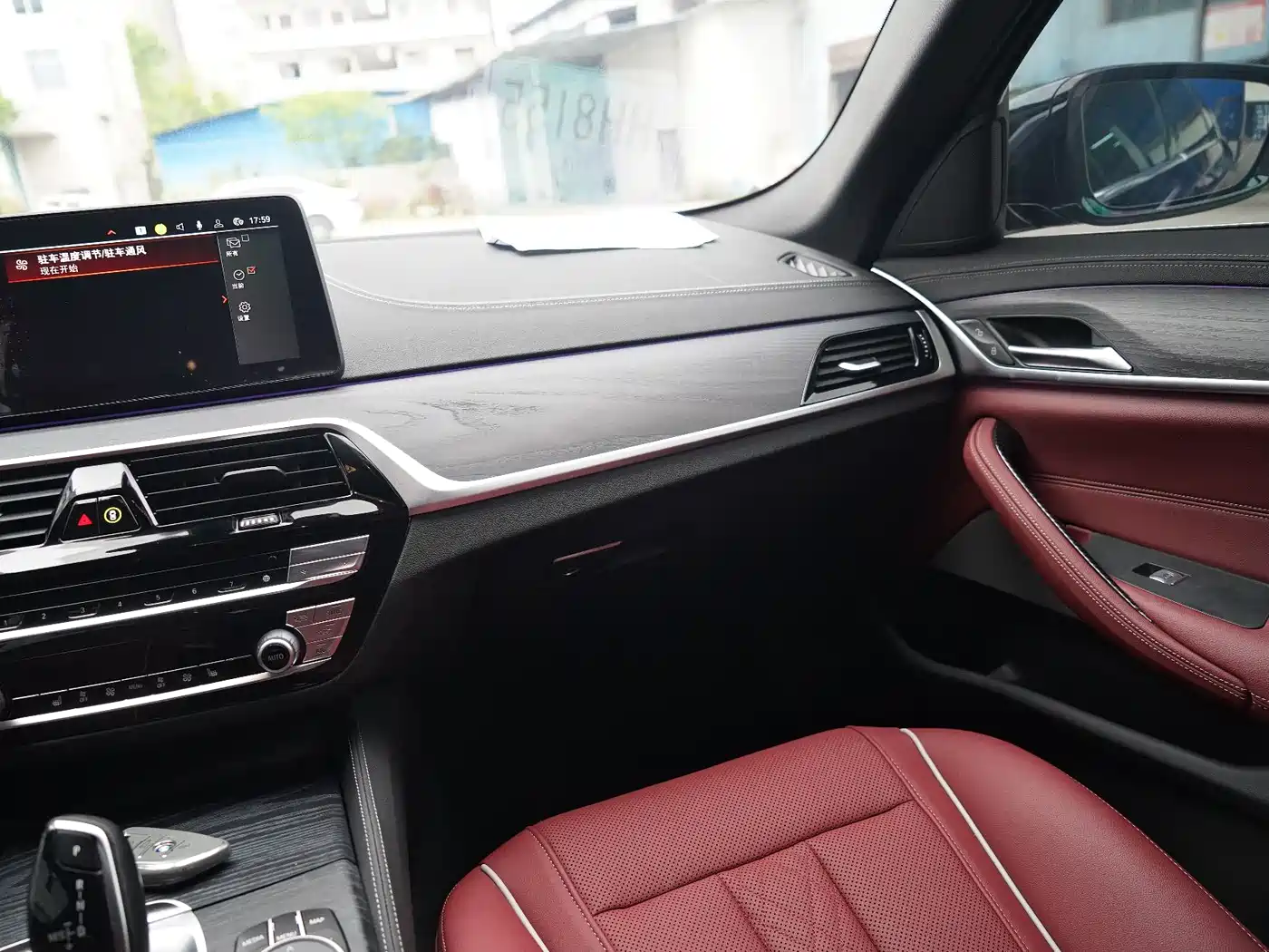 BMW 5 Series 2023 Facelift 530Li Leading M Sport Package фото 14