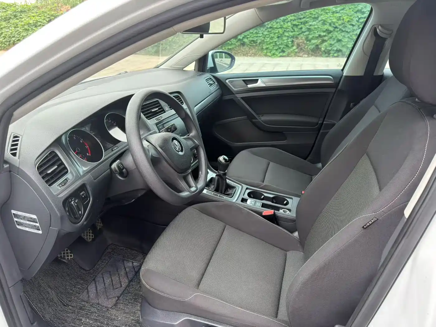 Фото 4 - Volkswagen Golf