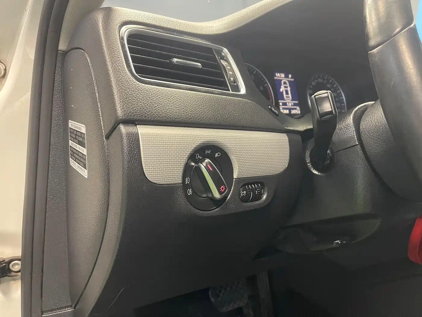 Volkswagen Sagitar 2014 1.4TSI Automatic Luxury фото 11