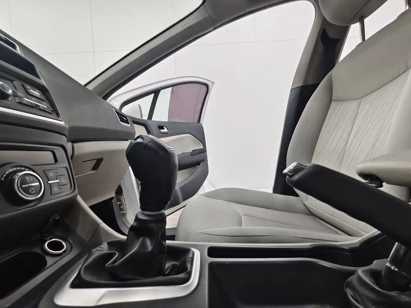 Dongfeng Aeolus L60 2017 2015 1.8L Manual New Enjoyment Type