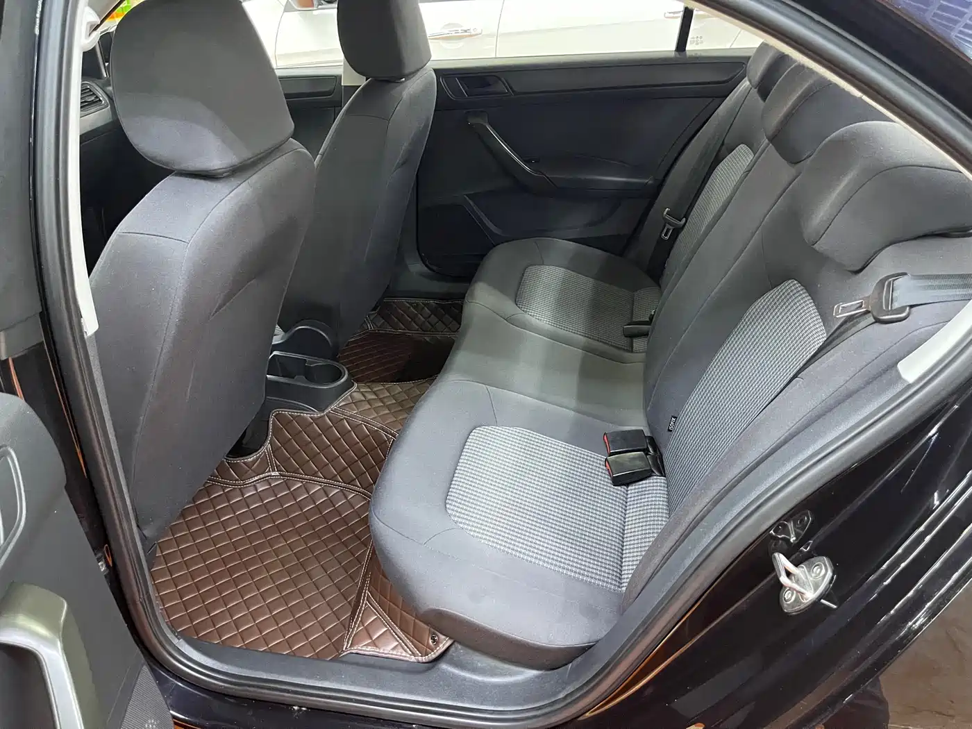 Volkswagen Santana 2016 1.6L Manual Trend Edition фото 8