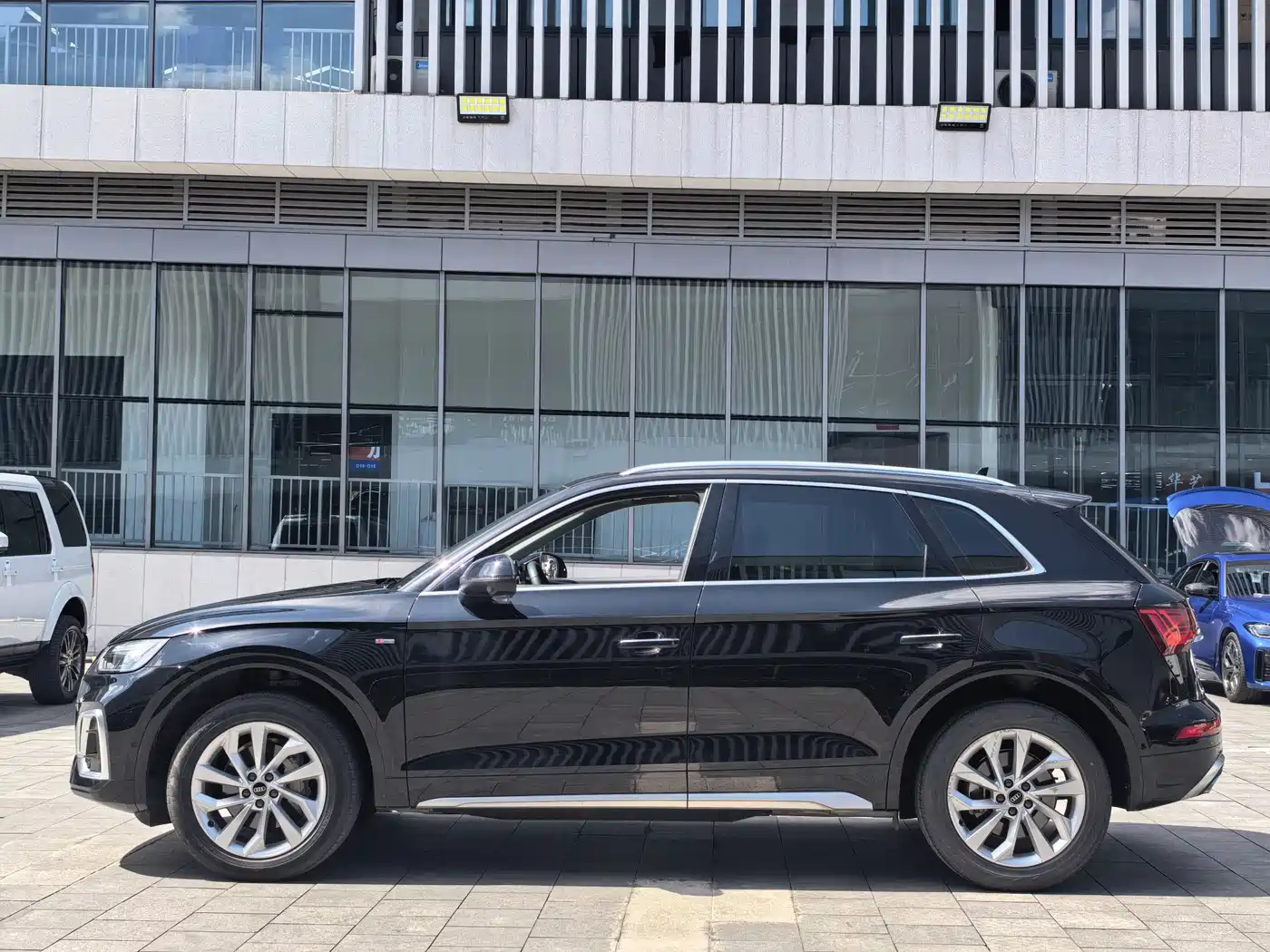 Audi Q5L 2022 40T Luxury Dynamic фото 3