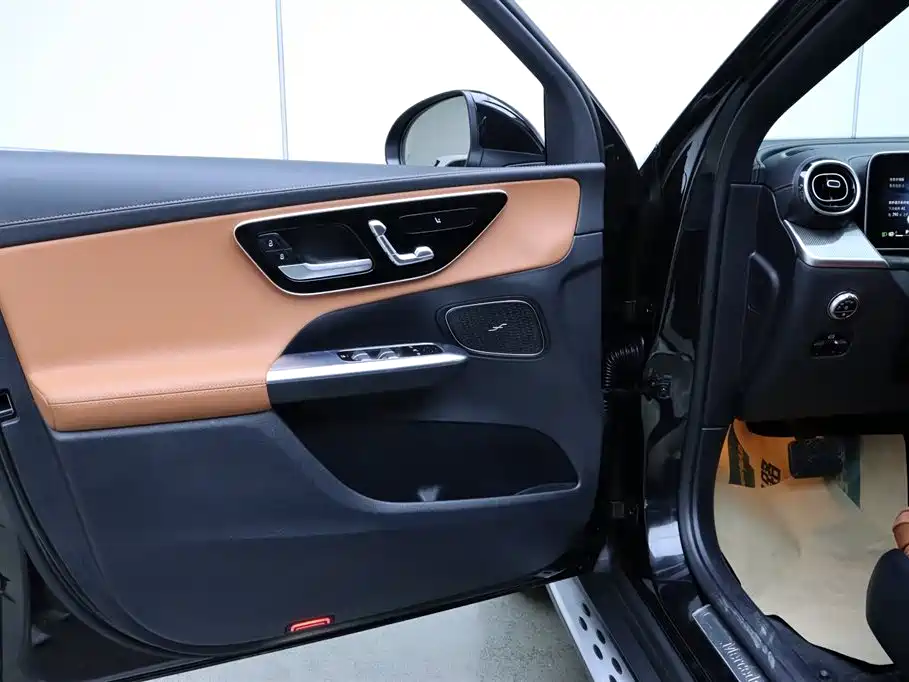 Mercedes-Benz GLC 2023 GLC 260 L 4MATIC Sport 5-seater фото 11